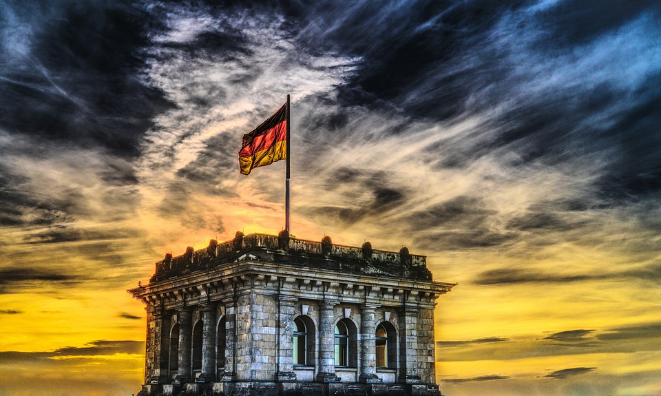 Germania, in vigore la nuova legge sul cambio di genere: basta una dichiarazione all’anagrafe