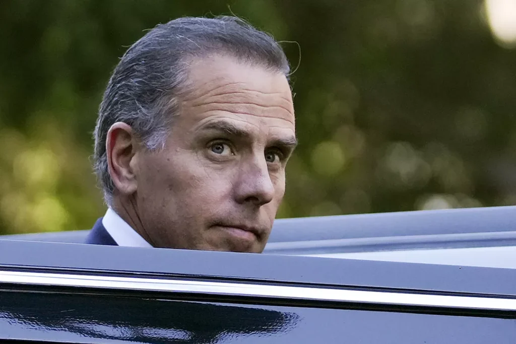 Biden concede la grazia al figlio Hunter, considerato vittima di attacchi politici
