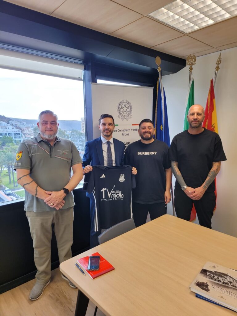 Diego Maradona Jr ha visitato ieri il Vice Consolato italiano di Arona