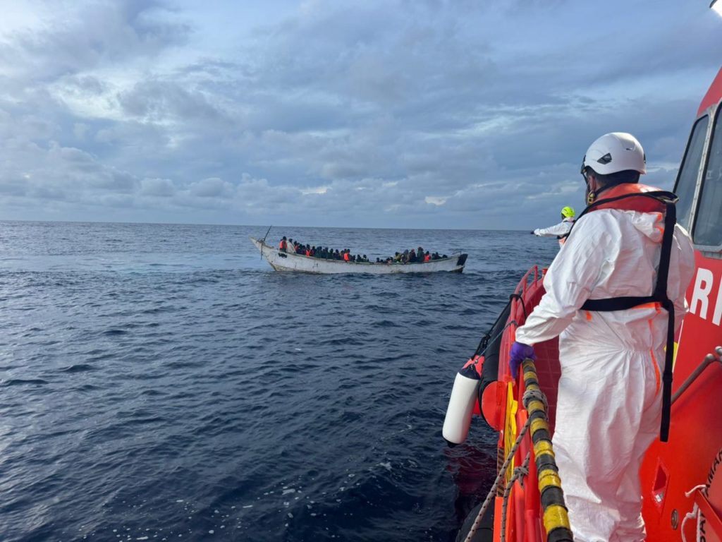 L’arrivo di 780 persone in 24 ore sovraccarica i servizi umanitari delle Canarie