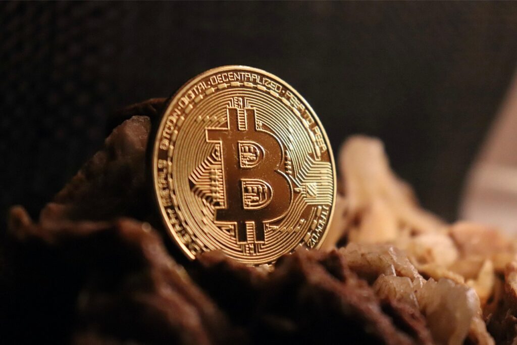 La Guardia Civil indaga su truffe in criptovalute a Tenerife: le vittime hanno trasferito da 30 a 4.200 euro