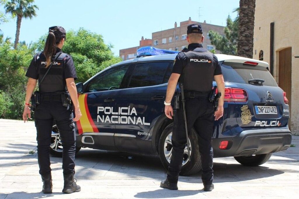 Condannato a 31 anni di carcere per aver picchiato, rapinato e violentato una donna nel centro di Santa Cruz de Tenerife