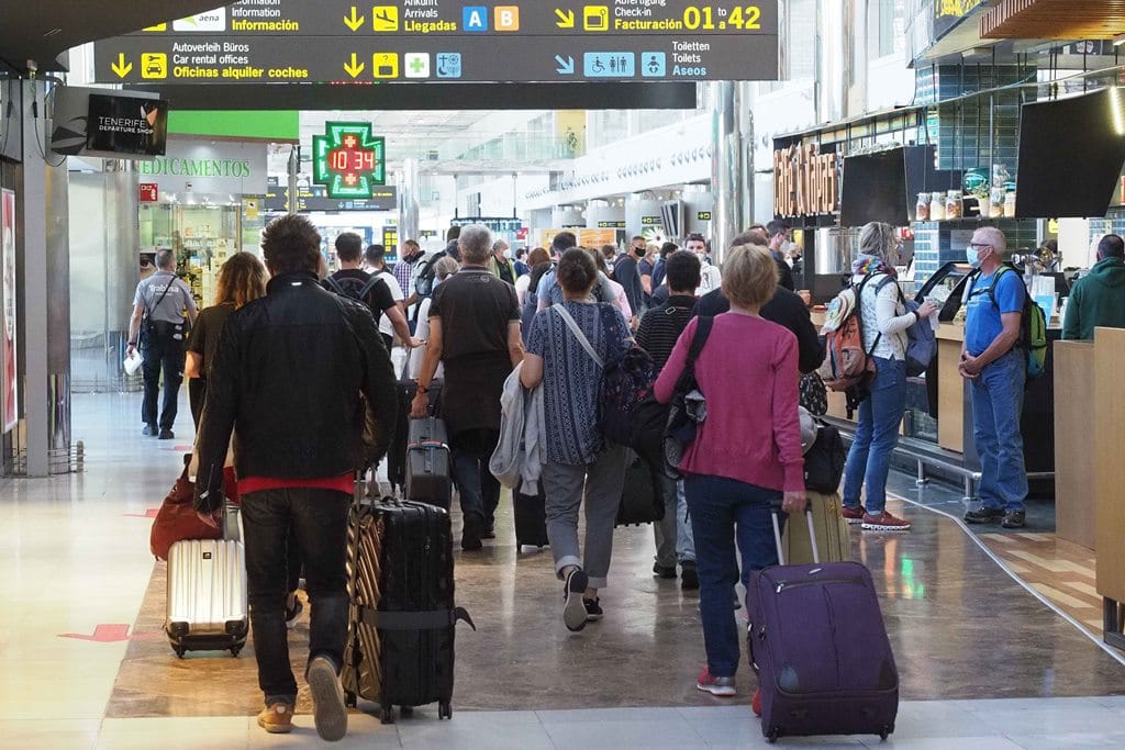 I tedeschi favorevoli alla tassa turistica alle Canarie: quasi il 70% sarebbe disposto a pagarla