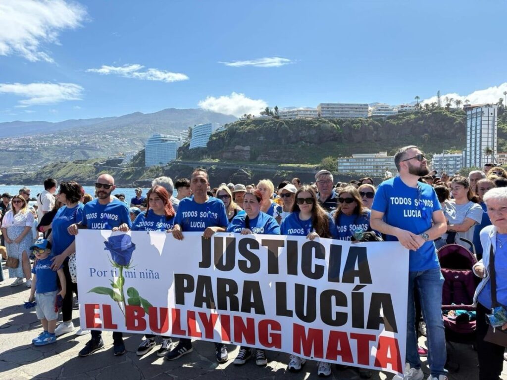 La mamma della bambina deceduta a Puerto de la Cruz per bullismo invoca una legge nazionale