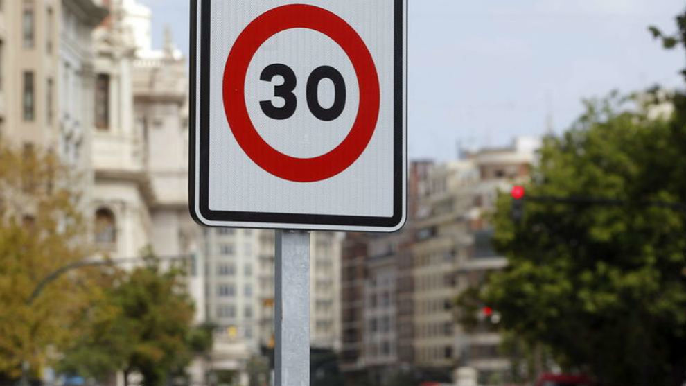 Numerose strade di Santa Cruz limitano la velocità del traffico a 30km/h