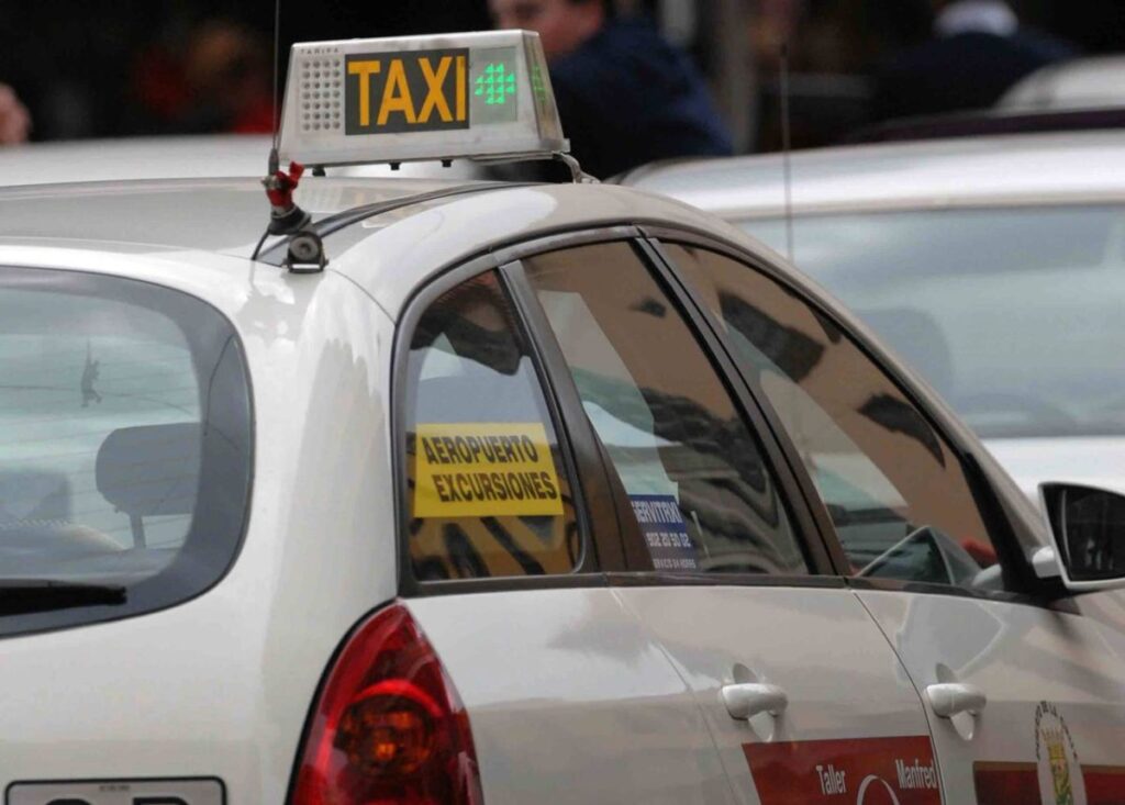 Tentano una rapina e rompono una gamba a un tassista a Santa Cruz de Tenerife