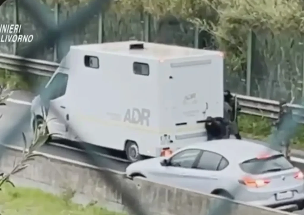 Assalto al portavalori sull’Aurelia a San Vincenzo, smantellata la banda, 11 arresti