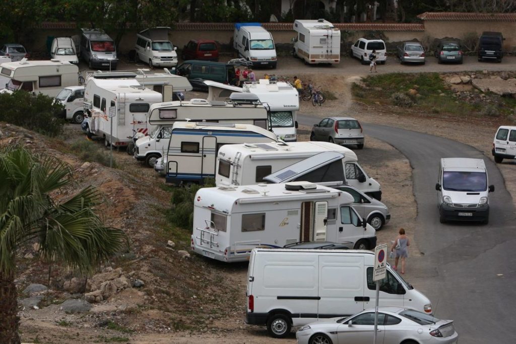 Sono oltre 5mila i camper e roulotte usate come abitazione stabile a Tenerife