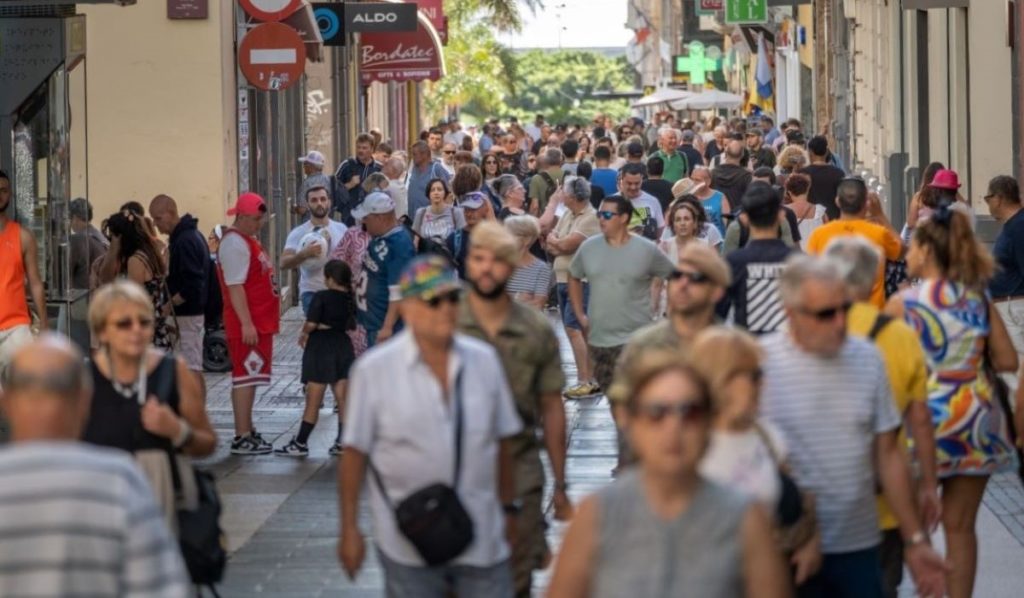 Le Le Canarie battono ogni record: 9 milioni di turisti stranieri e 14 miliardi di euro di spesa