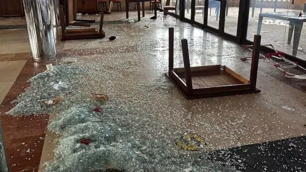La giustizia ordina i primi sgomberi nell’“hotel occupato” di Tenerife