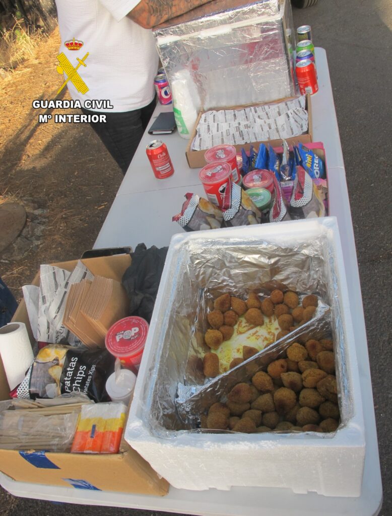 La Guardia Civil denuncia una persona per vendita ambulante di prodotti alimentari al mirador di Chipeque