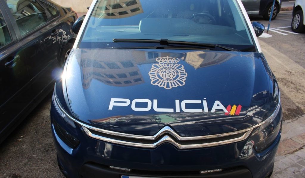 La polizia cerca un uomo che ha accoltellato un altro “per gelosia” alle Canarie