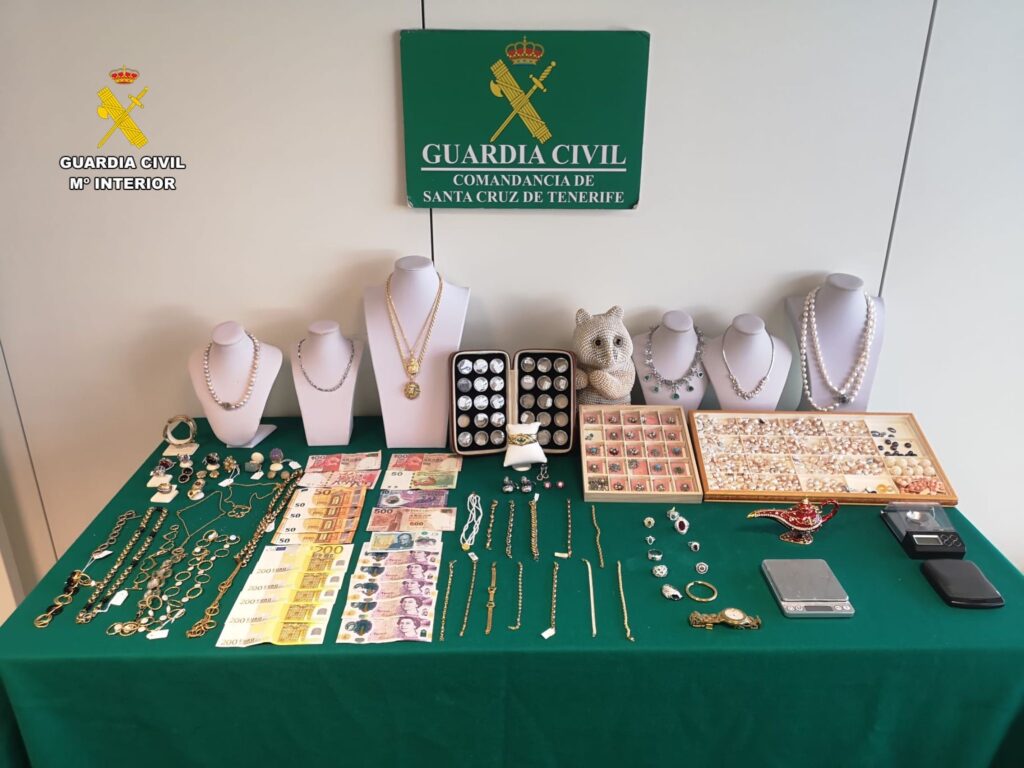 Arrestate 30 persone legate ai numerosi furti commessi per anni nei bagagli dei passeggeri dell’aeroporto di Tenerife Sud