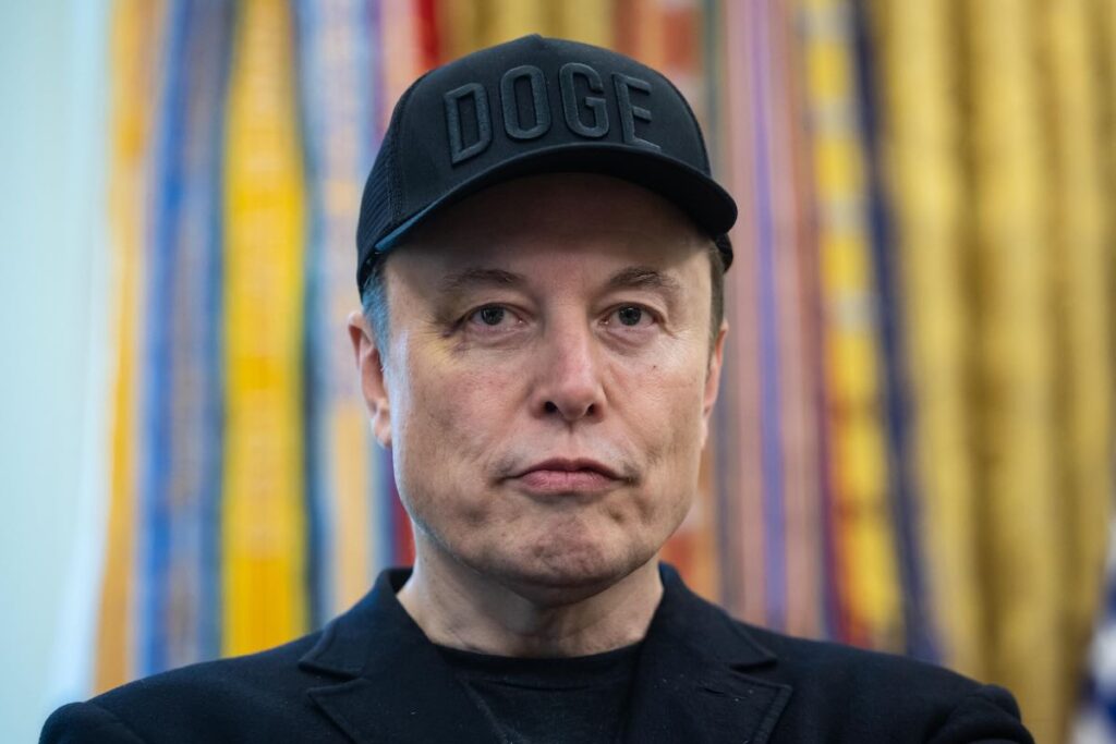 Elon Musk pretende una retribuzione da 1000 miliardi di dollari per restare alla guida di Tesla